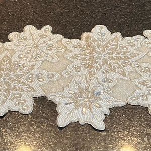 Stunning holiday table runner